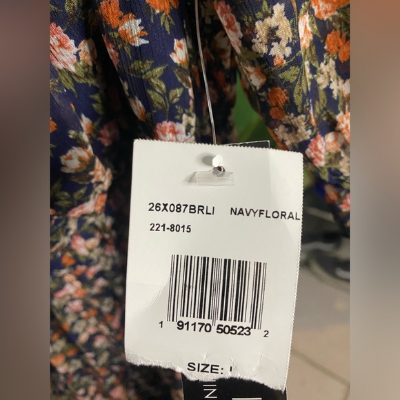 Dress - Picture 7 of 7